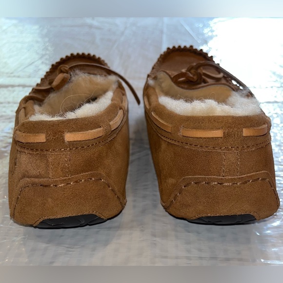 NWOT @UGG Olsen Slippers Brand new condition. - Picture 5 of 7